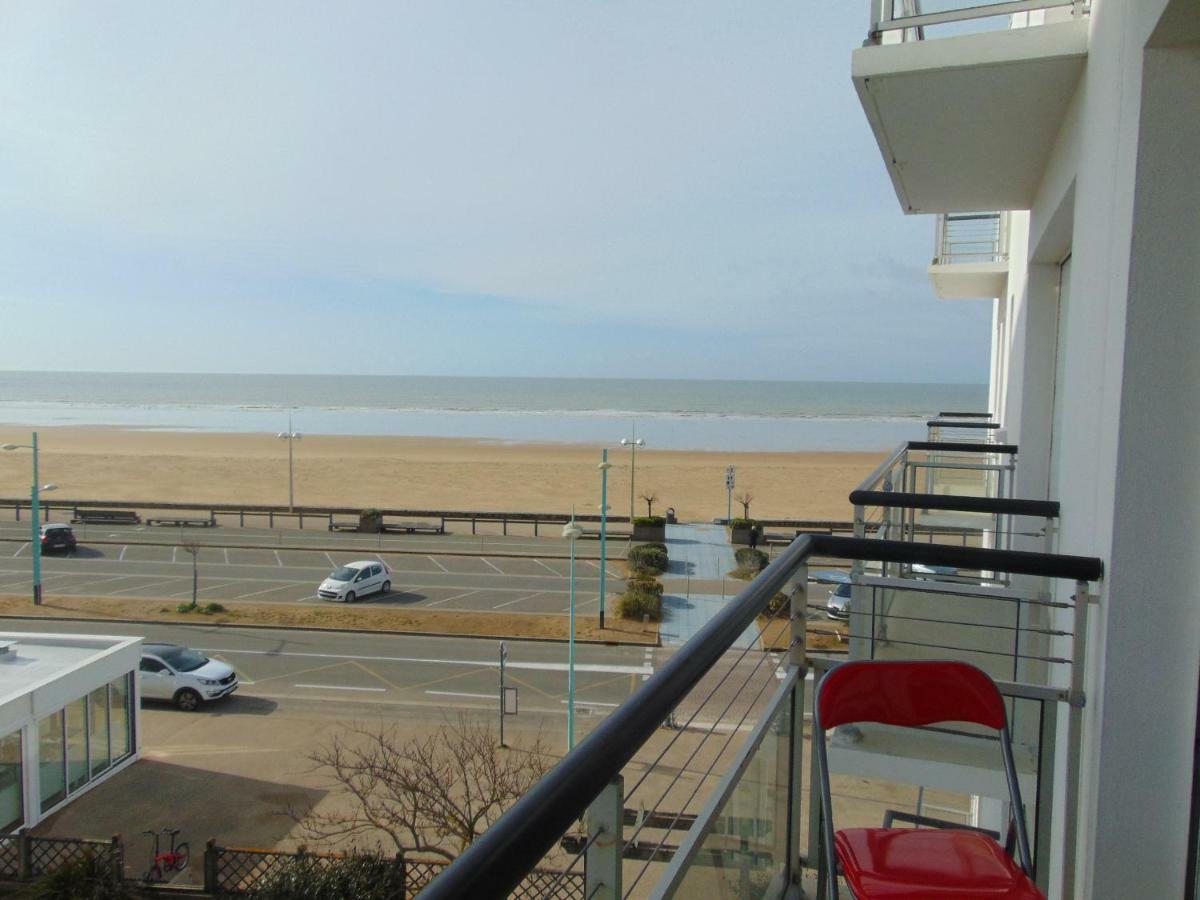 Appartement Vue Sur Mer Сен-Жан-де-Мон Екстериор снимка